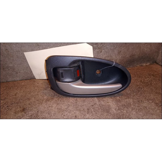 Poignee int porte avg occasion TOYOTA YARIS II Phase 1 12-2005->11-2009 1.4 D-4D 692060D100B0 1