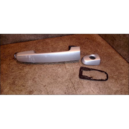 Poignee ext porte avd occasion TOYOTA YARIS II Phase 1 12-2005->11-2009 1.4 D-4D 692110D901