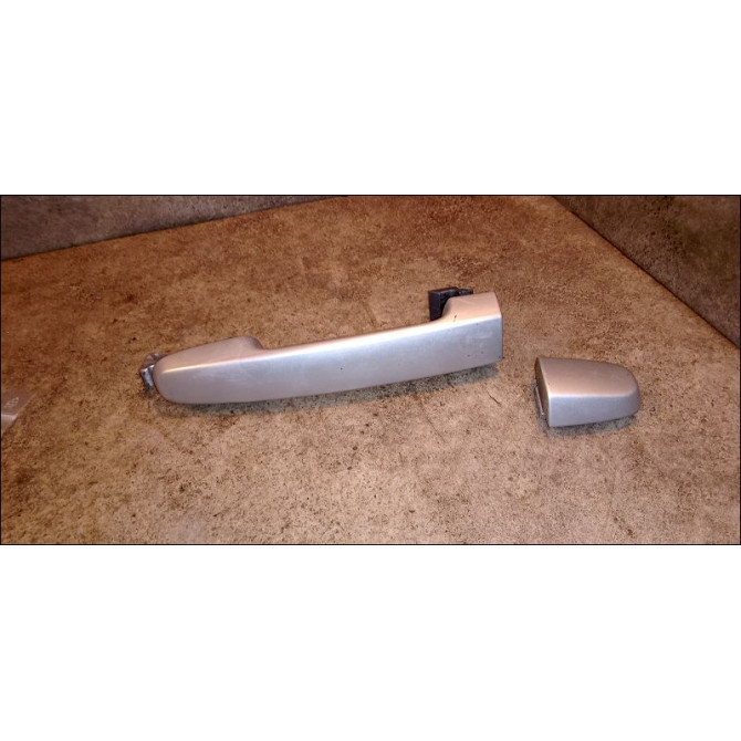 Poignee ext porte arg occasion TOYOTA YARIS II Phase 1 12-2005->11-2009 1.4 D-4D 692110D901 1