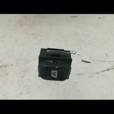 Commande lève-glace porte avant gauche occasion PEUGEOT PARTNER I Phase 2 11-2002->05-2008 1.6 HDI 90ch 6554W4