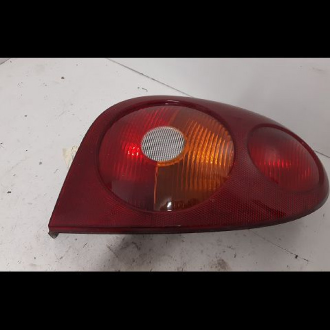 Feu arrière droit occasion RENAULT MEGANE I Phase 2 03-1999->06-2003 1.6 16v 7700428057 1
