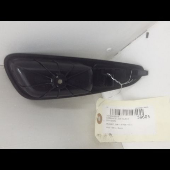 Commande leve-glace porte arrière droite occasion PEUGEOT 308 I Phase 1 SW 05-2008->03-2011 1.6 HDI 110ch 649030 2