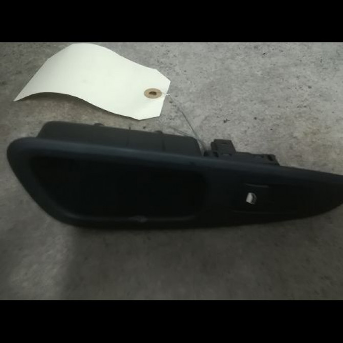 Commande leve-glace porte arrière gauche occasion PEUGEOT 308 I Phase 2 04-2011->12-2014 1.6 HDI 92ch 649031 1