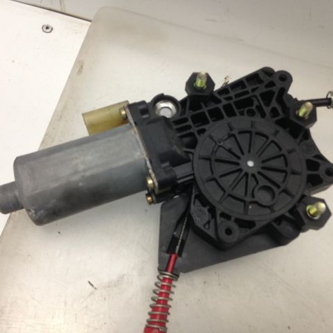 Mecanisme + moteur lève-glace avant droit occasion FORD FIESTA IV Phase 1 09-1995->09-1999 1.3i 1100184 2