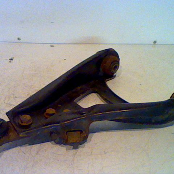 Triangle inf avg occasion RENAULT MEGANE I Phase 1 11-1995->03-1999 8200737134 1