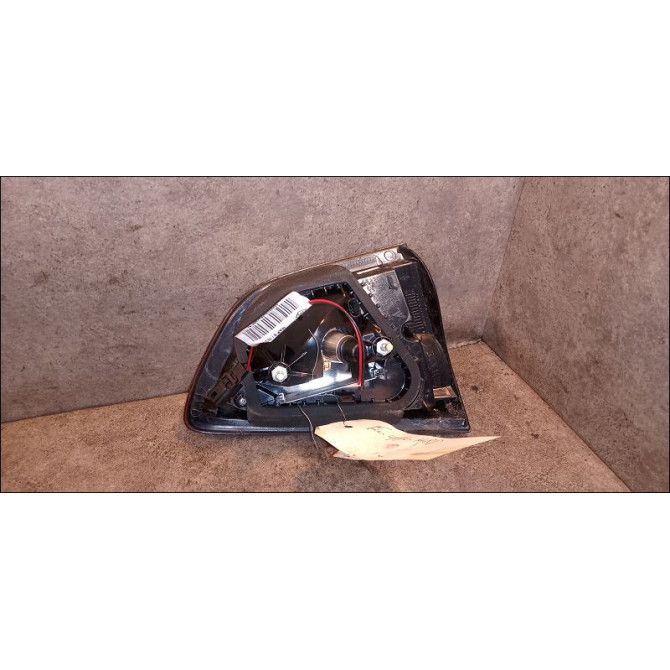 Feu arrière interieur gauche occasion RENAULT CLIO IV Phase 1 04-1995->04-1999 1.5 DCI 90ch 2