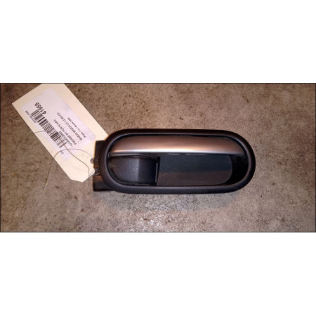 Poignee int porte ard occasion MAZDA MAZDA 2 II MAZDA 2 II Phase 1 2007-09-01->2011-02-28 1.4 MZ-CD 68ch D65158330A02