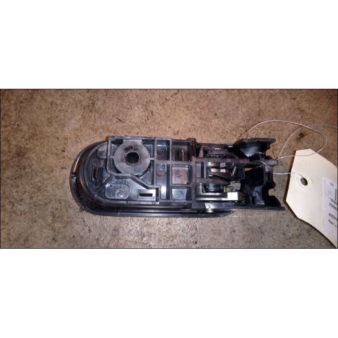 Poignee int porte avg occasion MAZDA MAZDA 2 II MAZDA 2 II Phase 1 2007-09-01->2011-02-28 1.4 MZ-CD 68ch D65159330A02 2