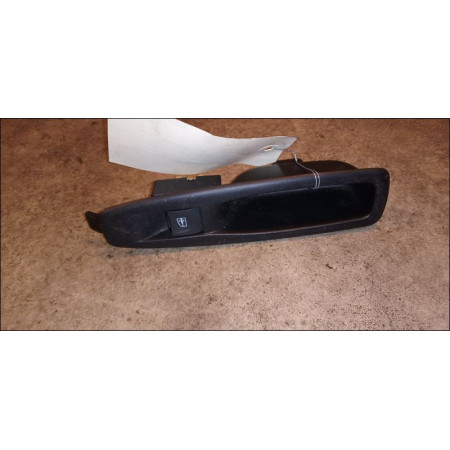 Commande leve-glace porte arrière droite occasion RENAULT CAPTUR Phase 1 04-1995->04-1999 0.9i TCE 90ch