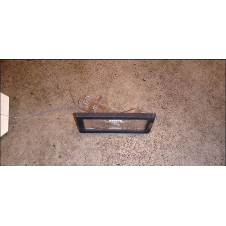 Eclaireur plaque de police g occasion RENAULT CAPTUR Phase 1 04-1995->04-1999 0.9i TCE 90ch