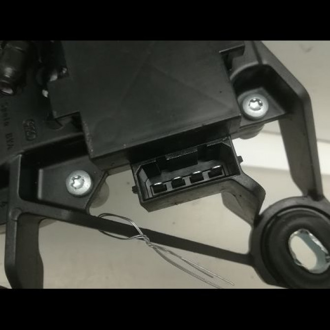 Moteur essuie-glace arrière occasion VOLKSWAGEN POLO IV Phase 2 05-2005->09-2009 1.4 TDI 70ch 6Q6955711C 3