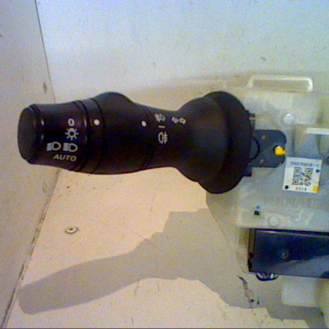 Bloc commodos occasion RENAULT LAGUNA III Phase 2 11-2010->03-2013 1.5 DCI 8v 110ch 2