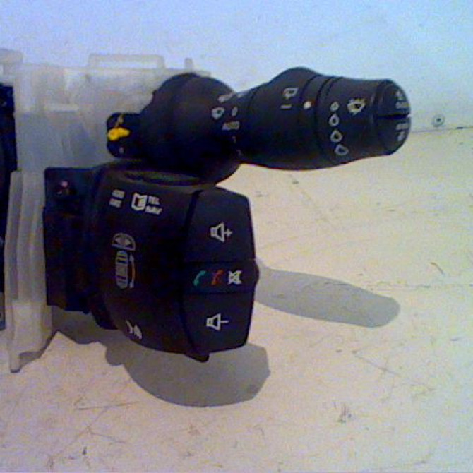 Bloc commodos occasion RENAULT LAGUNA III Phase 2 11-2010->03-2013 1.5 DCI 8v 110ch 3