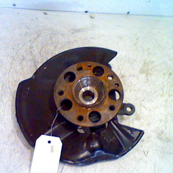 Moyeu avg occasion MERCEDES CLASSE A I 1689810627 1