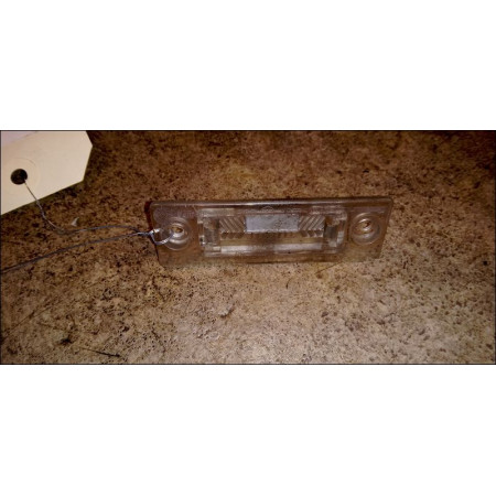 Eclaireur plaque de police d occasion VOLKSWAGEN PASSAT IV Phase 2 10-2000->03-2005 1.9 TDI 130ch 3B5998026A