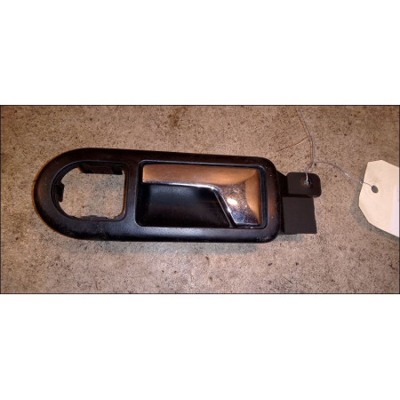 Poignee int porte avg occasion VOLKSWAGEN PASSAT IV Phase 2 10-2000->03-2005 1.9 TDI 130ch 3B1837113LB41