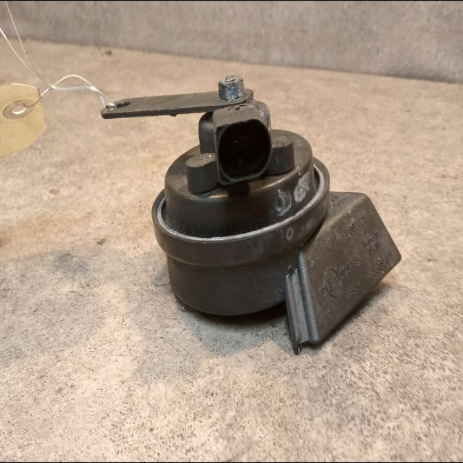 Klaxon  / avertisseur occasion VOLKSWAGEN POLO IV Phase 1 01-2002->05-2005 1.2 55ch 2