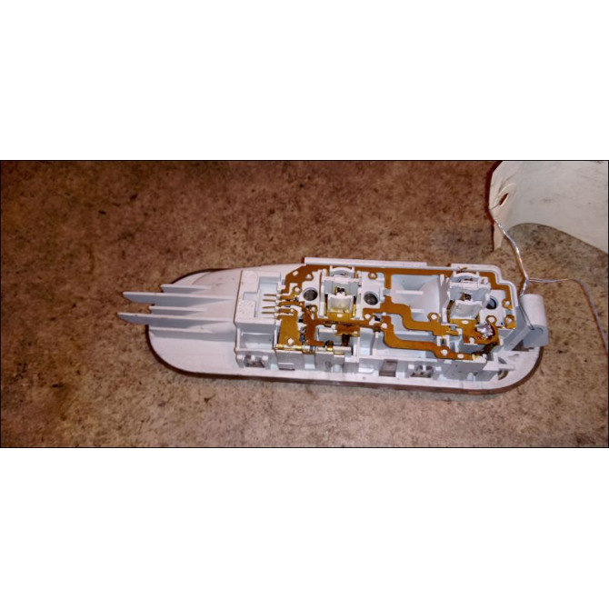 Plafonnier occasion RENAULT MEGANE II Phase 1 09-2003->12-2005 1.6i 113ch 8200073234 2