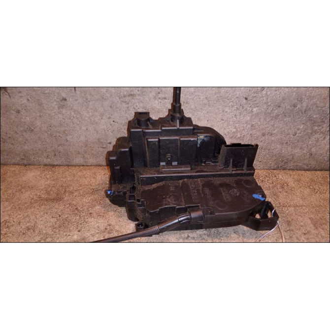 Serrure porte ard occasion RENAULT MEGANE III Phase 1 11-2008->01-2012 825020033R 2