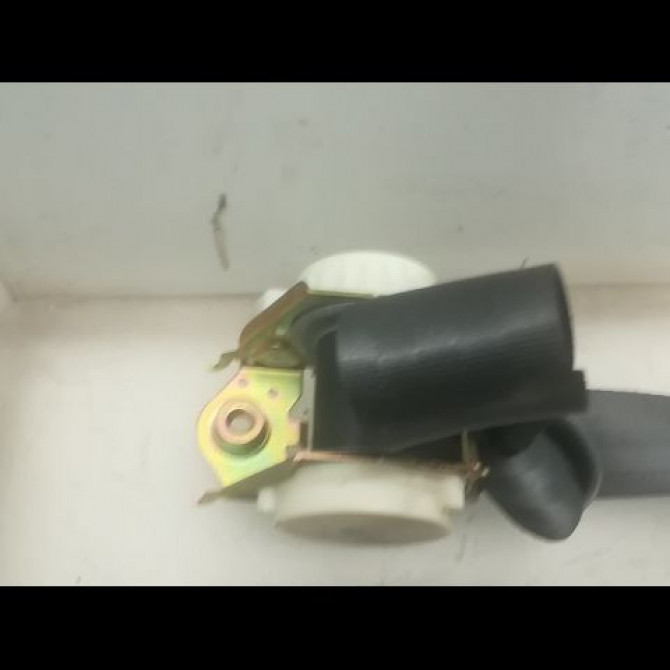 Ceinture centrale arriere occasion RENAULT CLIO III Phase 1 09-2005->03-2009 1.5 DCI 70ch 8200683948 2