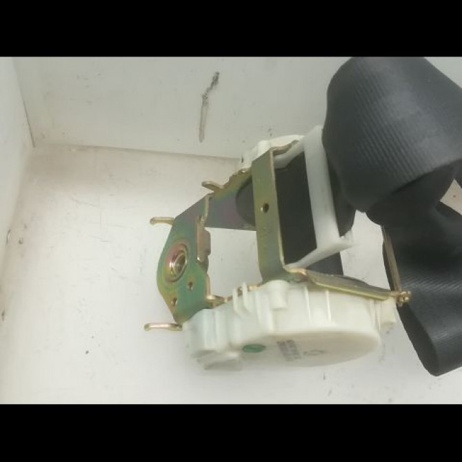 Ceinture centrale arriere occasion RENAULT CLIO III Phase 1 09-2005->03-2009 1.5 DCI 70ch 8200683948 3