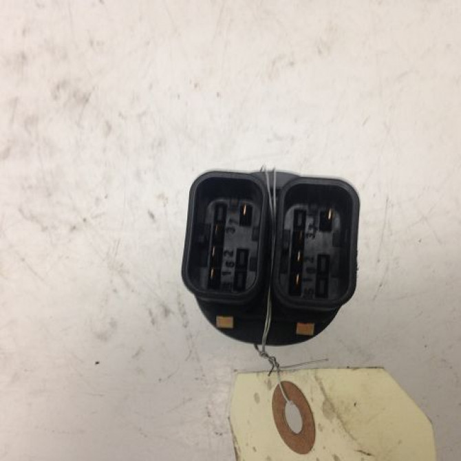 Commande lève-glace porte avant gauche occasion FORD FIESTA V Phase 1 09-2002->10-2005 1.4i 1007910 3