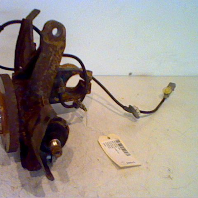 Moyeu avg occasion PEUGEOT 406 Phase 1 10-1995->04-1999 335016 1