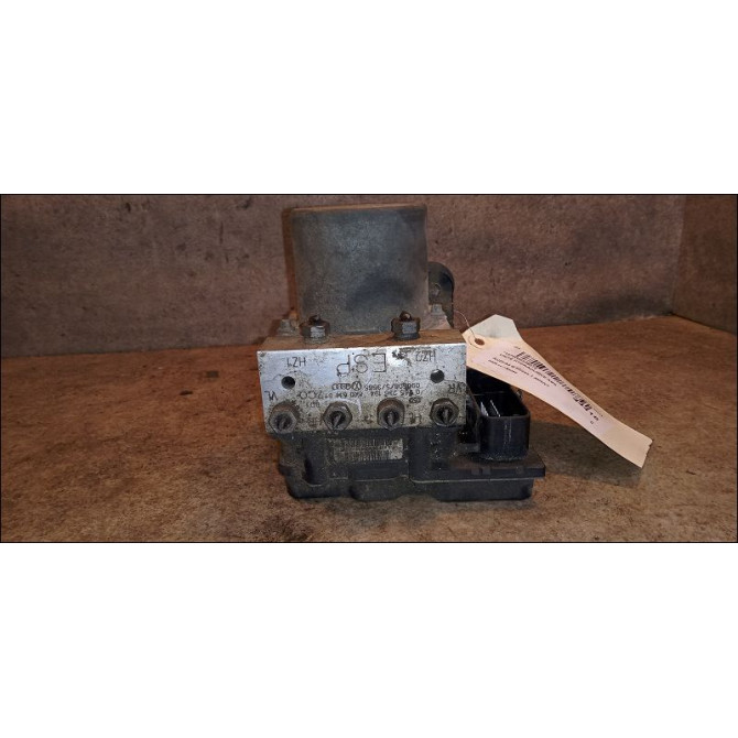 Unité hydraulique ABS occasion AUDI A4 III Phase 1 AVANT 05-2008->10-2011 1