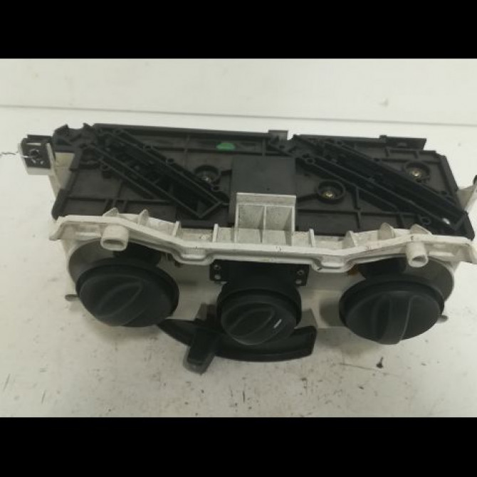Commande de chauffage occasion FIAT PUNTO II Phase 1 10-1999->05-2003 1.2i 60ch 46770822 1