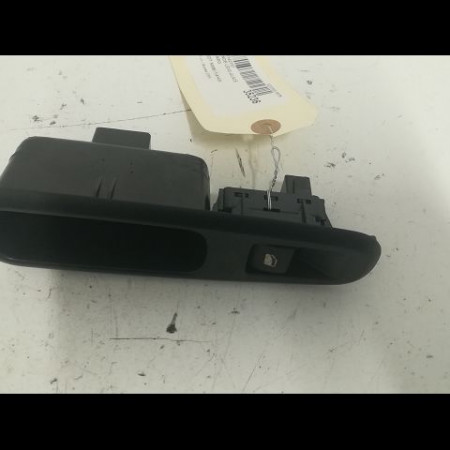 Commande leve-glace porte arrière gauche occasion PEUGEOT 5008 I Phase 1 11-2009->12-2013 1.6 HDI 112ch 6490RK