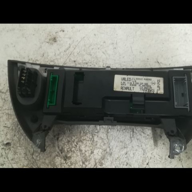 Commande de chauffage occasion RENAULT SCENIC I Phase 2 08-1999->06-2003 1.9 DCI 100ch 2