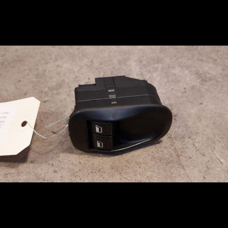 Commande lève-glace porte avant droite occasion PEUGEOT 206 Phase 2 02-2003->02-2009 1.4 HDI 70ch