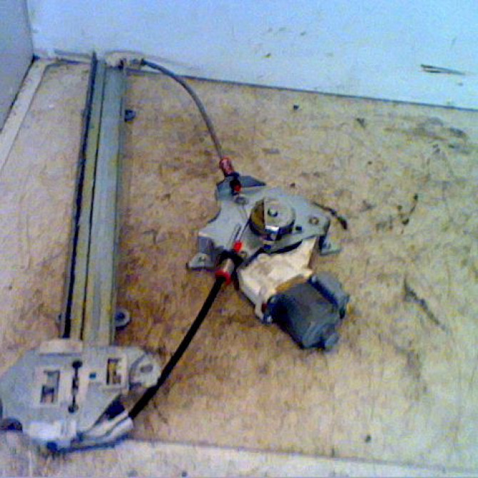 Mecanisme+moteur leve-glace avg occasion NISSAN MICRA III Phase 2 11-2005->11-2007 1.5 DCI 65ch 80701BC60B 1