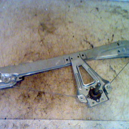 Mecanisme leve-glace arrière droit occasion RENAULT CLIO III Phase 1 09-2005->03-2009 1.2 TCE 16v 100ch 8200291155