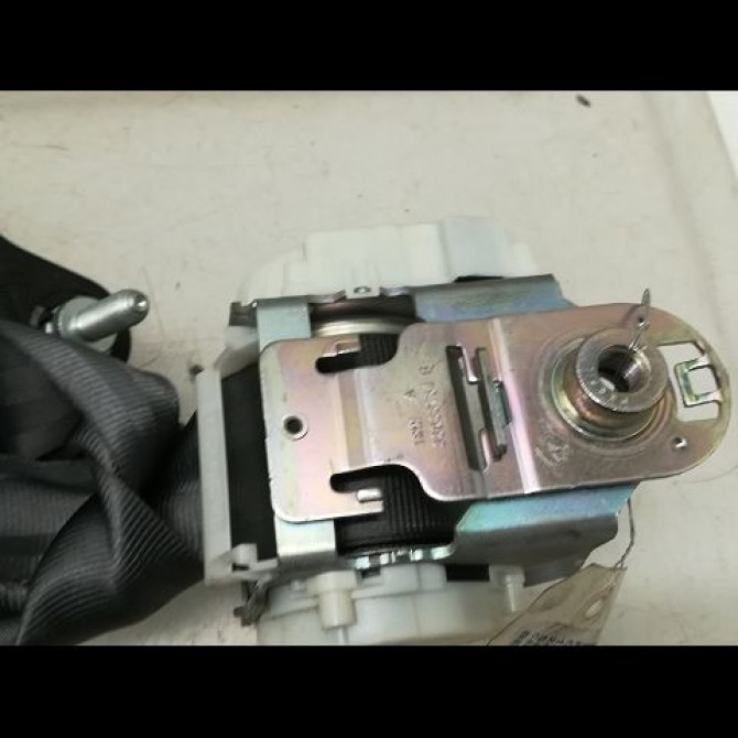 Ceinture arrière droite occasion RENAULT CLIO III Phase 1 09-2005->03-2009 1.2 TCE 16v 100ch 8200838238 3