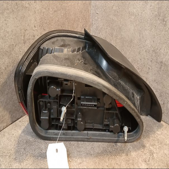 Feu arrière droit occasion PEUGEOT 306 Phase 2 04-1997->03-2002 1.6i 90ch 6351H8 2