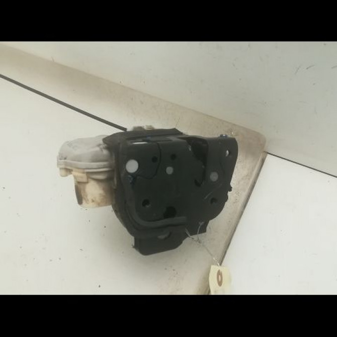 Serrure porte avg occasion AUDI A4 II Phase 2 09-2004->04-2008 8E1837015AA 2