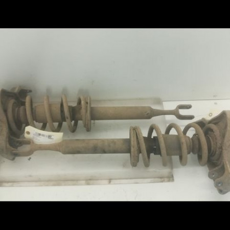 Amortisseur avant droit occasion AUDI A4 II Phase 2 09-2004->04-2008 8E0413031CG