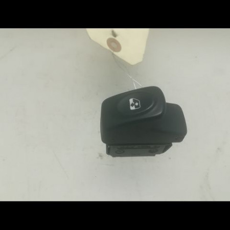 Commande lève-glace porte avant droite occasion RENAULT MEGANE I Phase 1 11-1995->03-1999 1.9 D