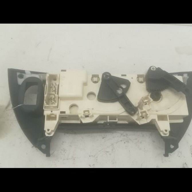 Commande de chauffage occasion RENAULT MEGANE I Phase 1 11-1995->03-1999 1.4 7701041844 2