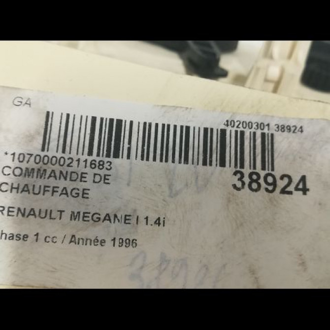 Commande de chauffage occasion RENAULT MEGANE I Phase 1 11-1995->03-1999 1.4i 75ch 7701041844 3