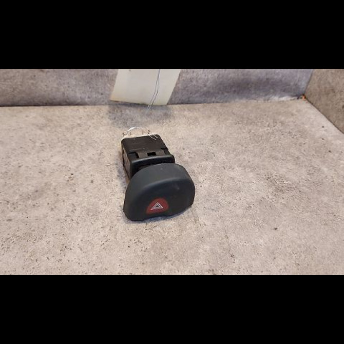 Bouton de warning occasion RENAULT SCENIC I Phase 1 09-1996->08-1999 7700841043 1