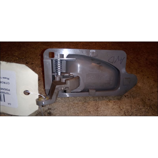 Poignee int porte avd occasion CITROEN XSARA PICASSO Phase 1 12-1999->02-2004 2.0 HDi 90ch 9143F3 2