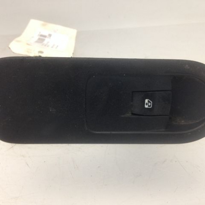 Commande lève-glace porte avant droite occasion RENAULT MEGANE I Phase 1 11-1995->03-1999 1.6i 8200315027 1