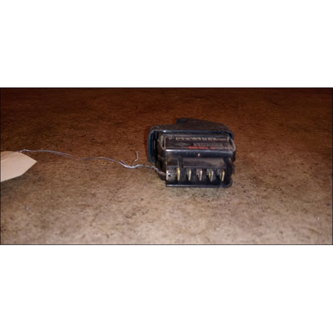 Commande lève-glace porte avant droite occasion RENAULT MEGANE I Phase 1 11-1995->03-1999 1.9 D 2