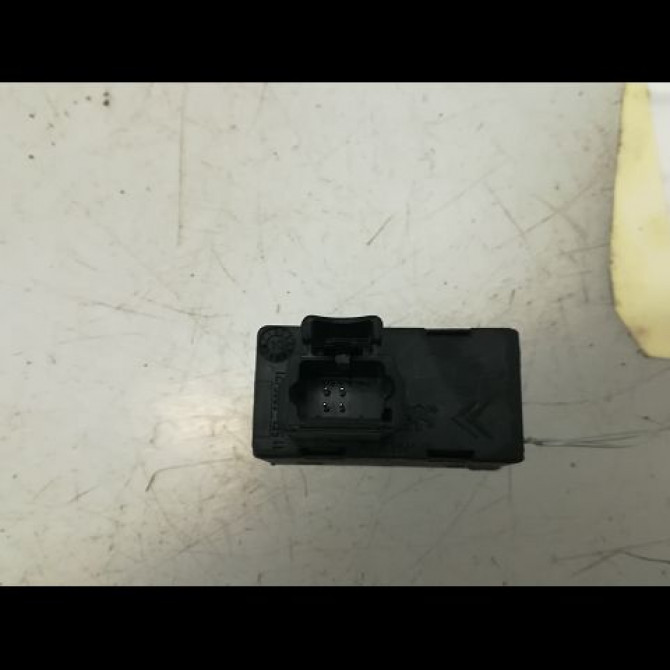 Commande leve-glace porte arrière gauche occasion PEUGEOT 307 Phase 1 04-2001->06-2005 2.0 HDI 16v 136ch 6554E8 2