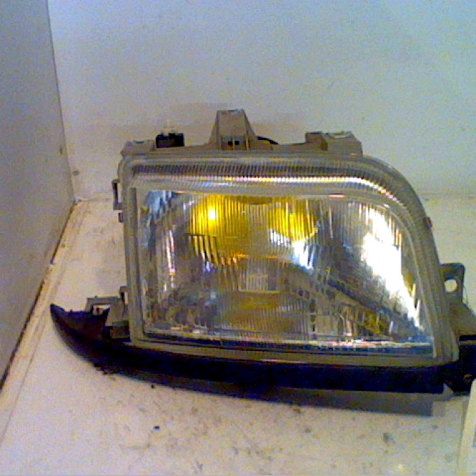 Phare droit occasion RENAULT CLIO I Phase 1 06-1990->03-1994 1.1 7701034147 1
