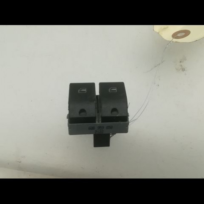 Commande lève-glace porte avant gauche occasion VOLKSWAGEN POLO IV Phase 1 01-2002->05-2005 1.2 12v 65ch 1