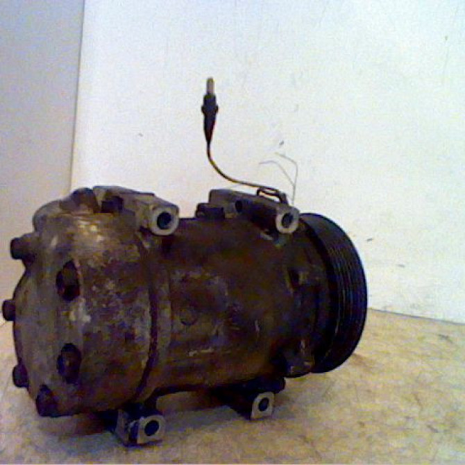 Compresseur air conditionne occasion RENAULT ESPACE III Phase 1 12-1996->09-2002 2.0 7700859676 2