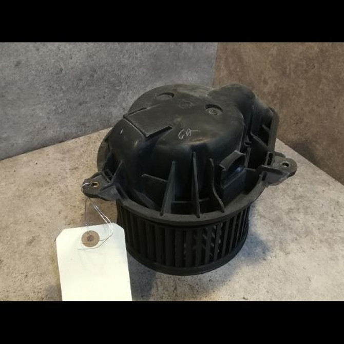 Ventilateur de chauffage occasion RENAULT TRAFIC II Phase 1 10-2001->08-2006 1.9 DCI 82ch 7701208225 1